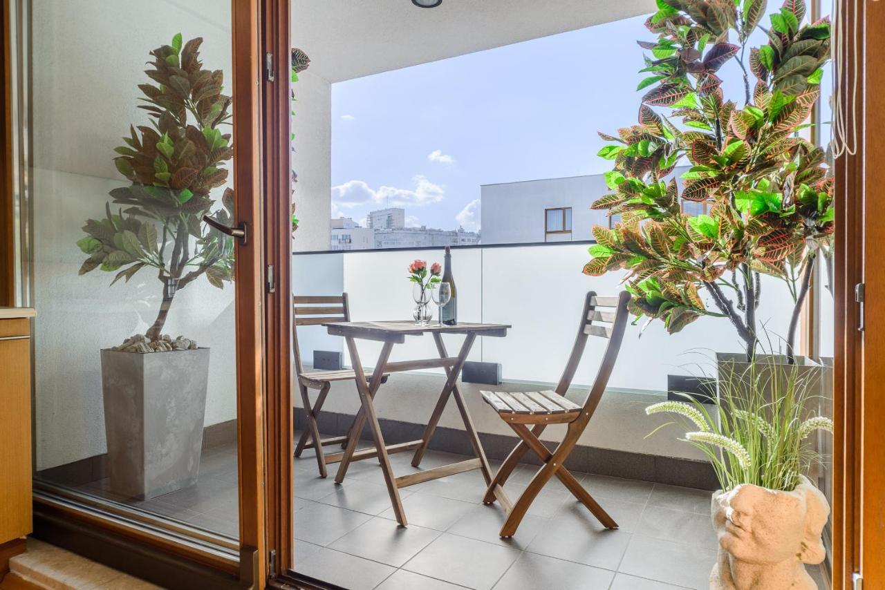 Lumina Apart With A Large Balcony Near Presidential Palace And River Varşovia Exterior foto