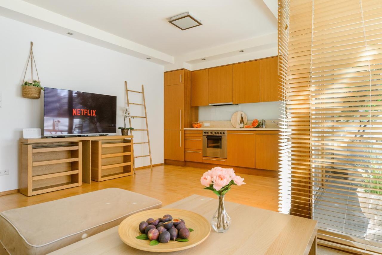 Lumina Apart With A Large Balcony Near Presidential Palace And River Varşovia Exterior foto
